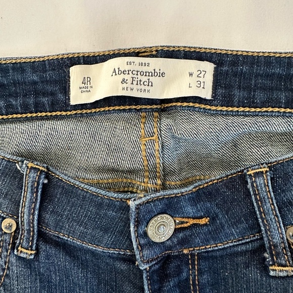 Abercrombie and Fitch Women's Distressed Blue Skinny Low Rise Jeans - Picture 5 of 6